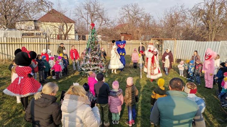 В ставропольском садовом товариществе для детей организовали новогодний праздник