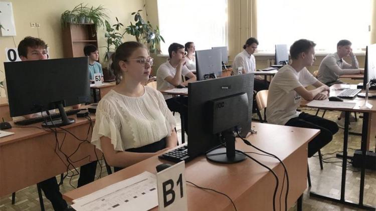 На Ставрополье ЕГЭ по информатике сдают почти 1,5 тысячи выпускников