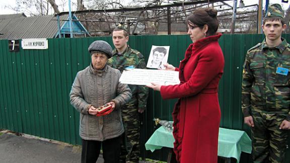 Боевые награды героя Николая Журавко переданы в Новопавловский музей