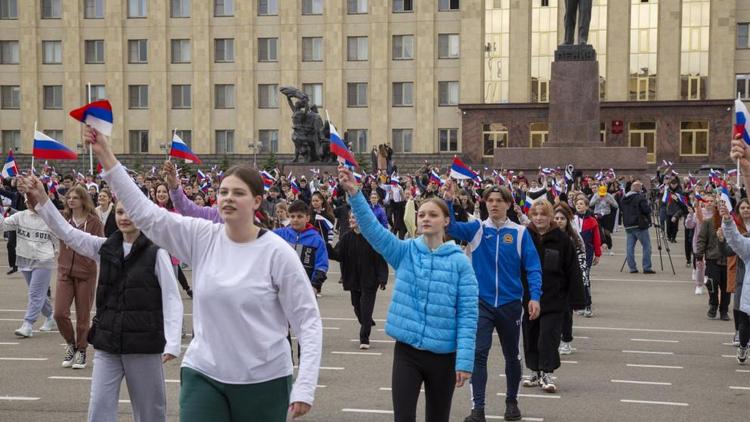 В Ставрополе на главной площади края провели зарядку