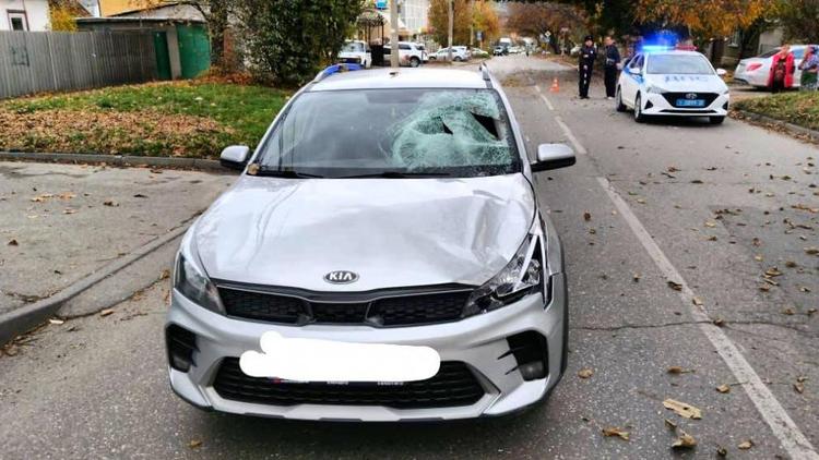 Перебегавший дорогу мужчина в Кисловодске попал под колёса авто