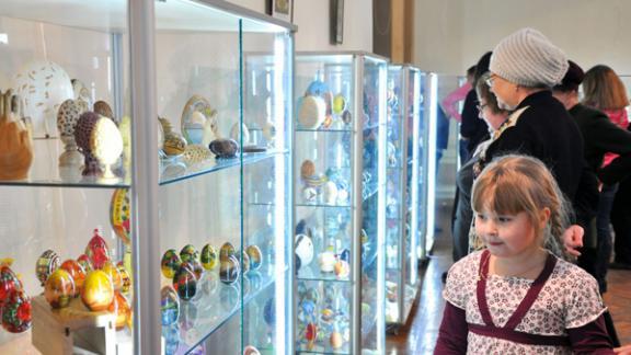 В Ставрополе открылась выставка пасхальных декоративных яиц