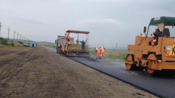 На ремонт 4 километров дороги в Ставропольском крае направили более 23 млн рублей