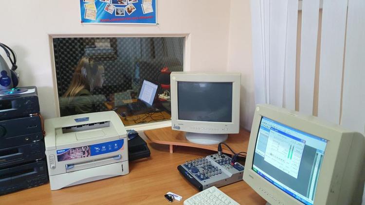 Волонтёры записывают аудиокниги в Ставропольской библиотеке для слепых