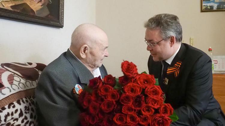 Глава Ставрополья поздравил 103-летнего Героя Советского Союза с наступающим Днём Победы