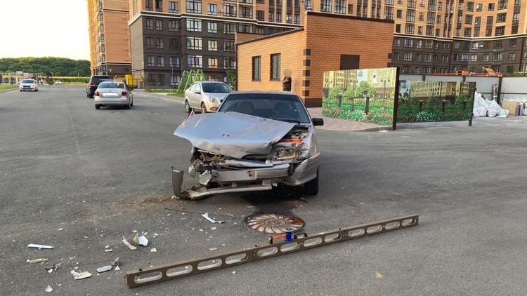 Злостная нарушительница ДТП спроцировала столкновение 4 автомобилей в Ставрополе