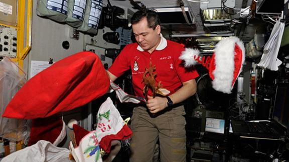 Новый год в космосе: как и сколько раз празднуют космонавты?