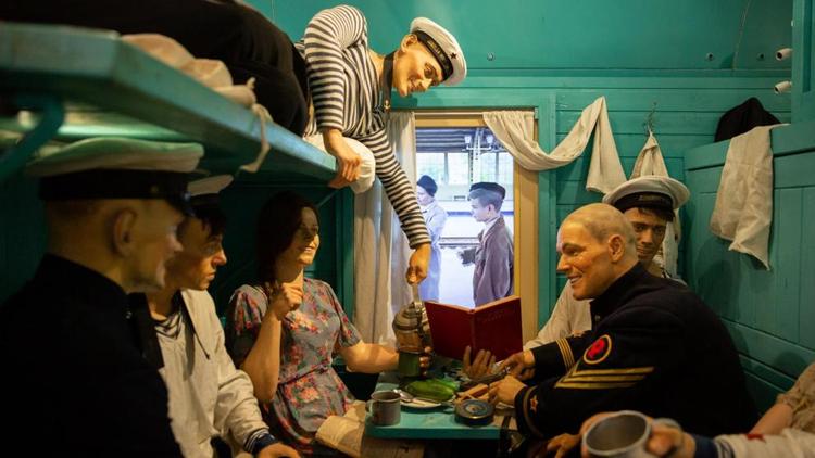 Актёры театра-студии «Слово» побывали на экскурсии в «Поезде Победы» 