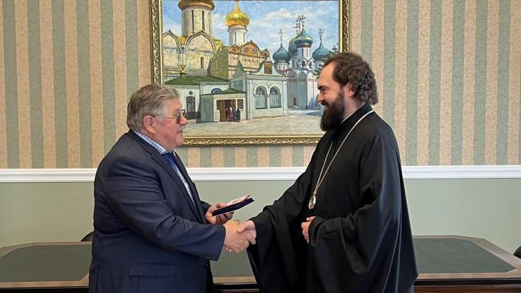 Медаль Георгия Праве вручили архиепископу Пятигорскому и Черкесскому Феофилакту