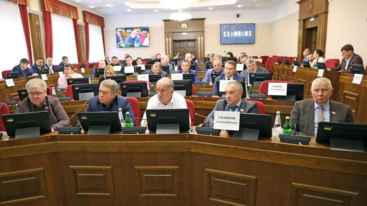 Депутаты краевой Думы обсудили подготовку региона к осенне-зимнему периоду