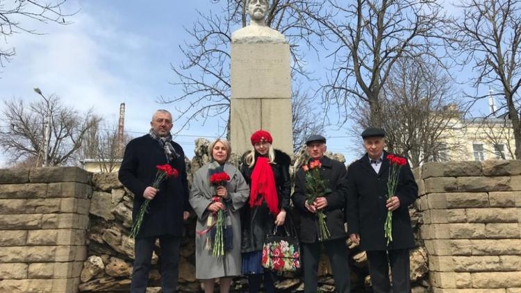 В Ставрополе прошёл день памяти классика осетинской поэзии Коста Хетагурова