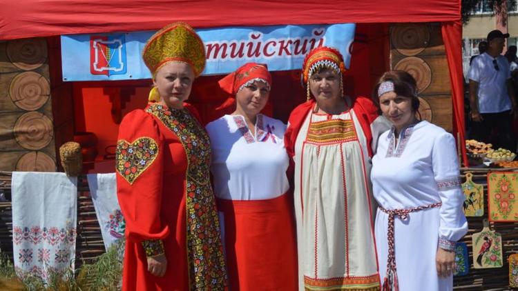 На Ставрополье открылся межрегиональный фестиваль «Курский район – территория мира и согласия»