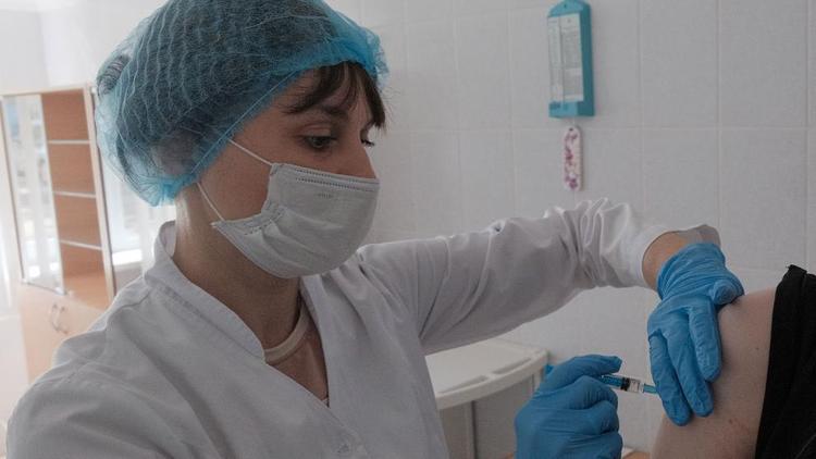 Более 938 тысяч человек на Ставрополье завершили иммунизацию от коронавируса