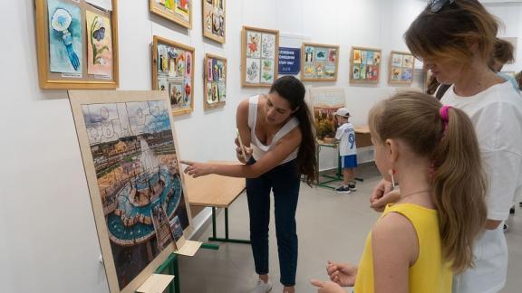 В музее «Россия – Моя история» открылась выставка юных художников Ставрополья