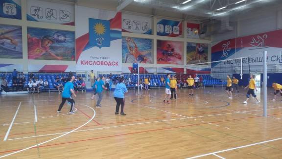 Чемпионат по волейболу среди людей с нарушением слуха идёт в Кисловодске