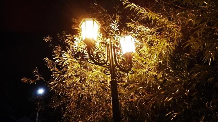 В селе Верхнерусском на Ставрополье устанавливают «умное» уличное освещение