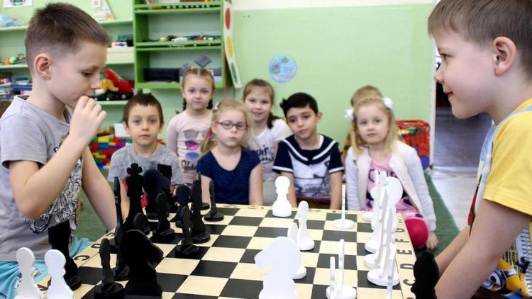 В Невинномысске детский сад «Огонек» превратился в Шахматное королевство