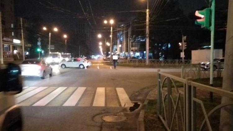 Перебегавшая дорогу в неположенном месте школьница попала под колёса авто в Ставрополе