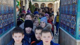 Школьники из Минвод посетили с экскурсией Пятигорскую соборную мечеть