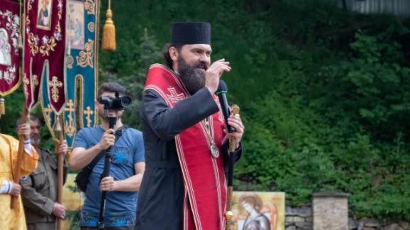 Традиционный крестный ход на Бештау совершила православная молодёжь Пятигорска