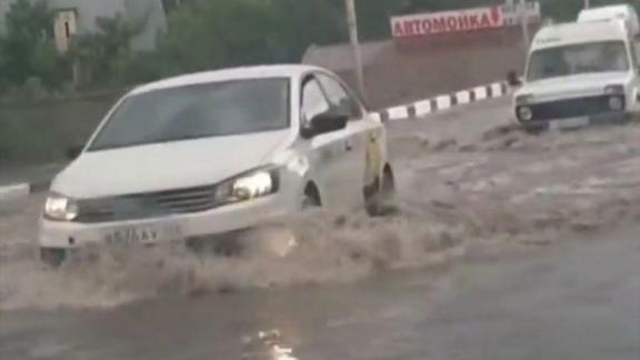 Дороги в Ставрополе залил дождь