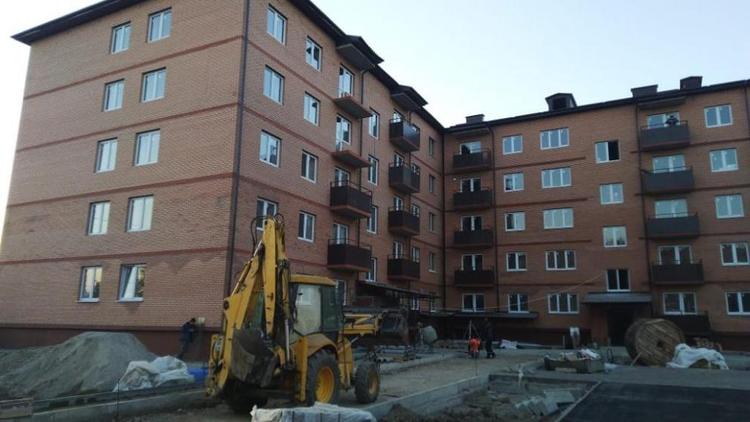В Георгиевске из аварийного жилья расселят 162 человека