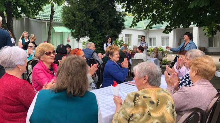 Вечеринка «Дружные соседи» собрала в Предгорном округе пожилых людей