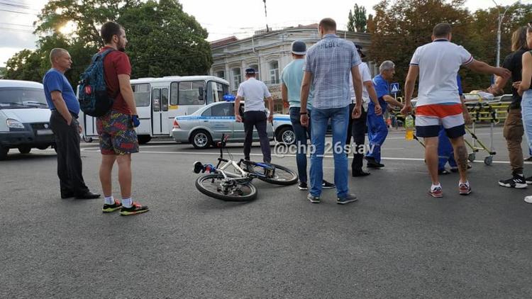 В центре Ставрополя юная велосипедистка попала под колеса «Газели»