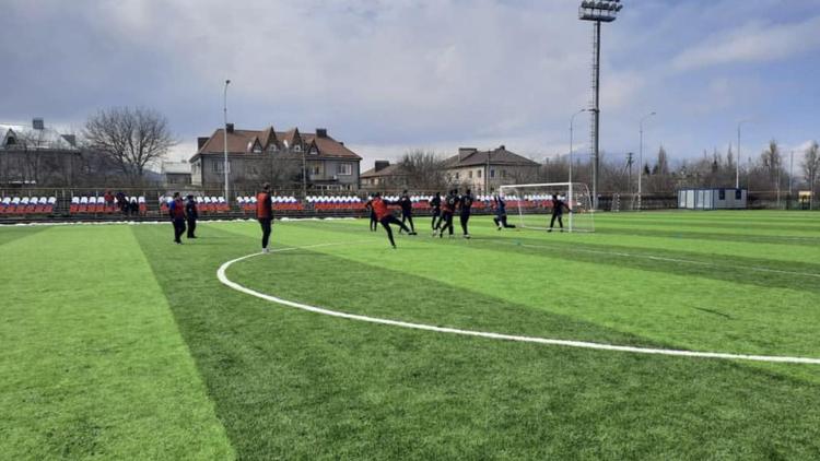 В Железноводске тренируются профессиональные футбольные клубы России