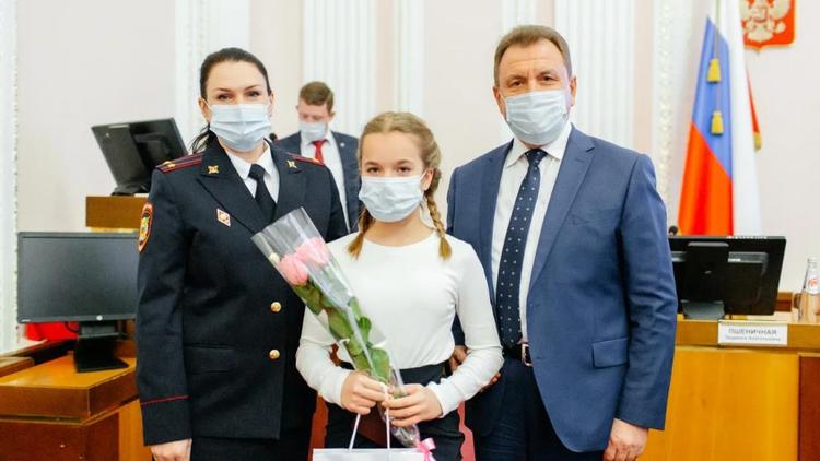 В Ставрополе 14-летние горожане получили первые паспорта