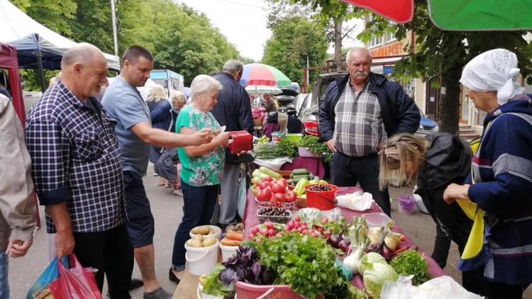 Более 10 тонн продукции реализовали фермеры на ярмарке в Кисловодске