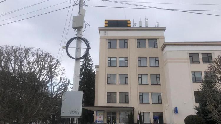 Часы на площади Ленина в Ставрополе вышли из строя