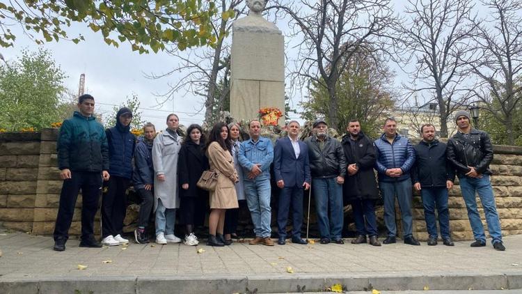 В Ставрополе по традиции почтили память осетинского поэта Коста Хетагурова