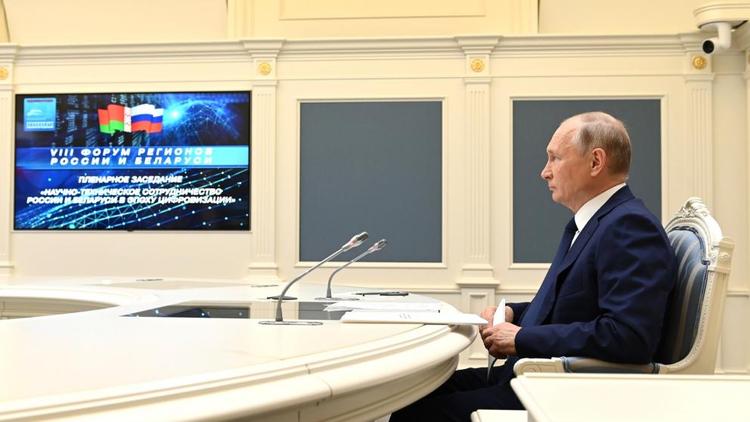 Владимир Путин: Россия продолжит оказывать всестороннюю помощь белорусскому народу