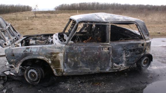 В загоревшемся после ДТП автомобиле на Ставрополье погибла женщина