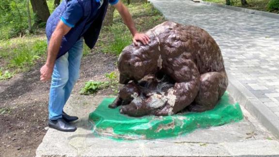 В Железноводске реконструируют скульптуру «Три медведя»