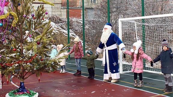 Многофункциональная спортивная площадка открыта в посёлке Зеленогорском