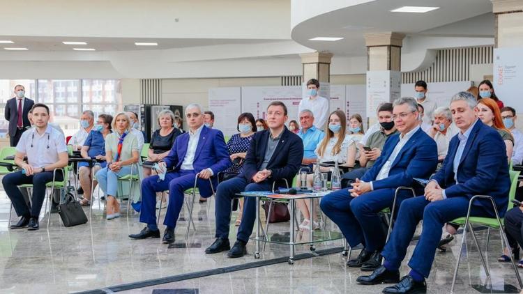 Андрей Турчак принял участие в заседании Штаба общественной поддержки «Единой России» в Ставрополе