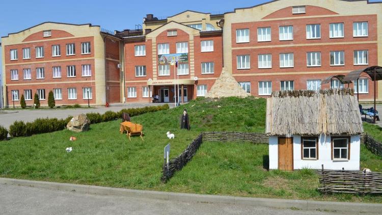 Школьный двор села Канглы признали лучшим на Ставрополье
