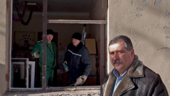 Жители Кисловодска помогают обновить окна в городских детских садах