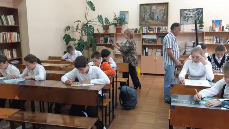 Школьники Кисловодска написали письма солдатам, участвующим в спецоперации