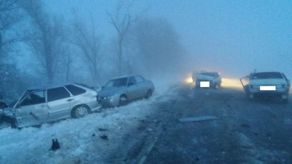 Пять автомобилей столкнулись в Труновском районе из-за снега и тумана