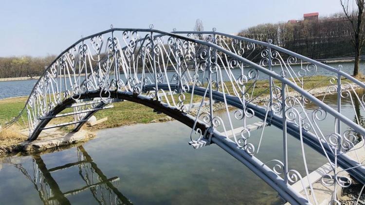 В Железноводске обновят мост «влюблённых сердец»