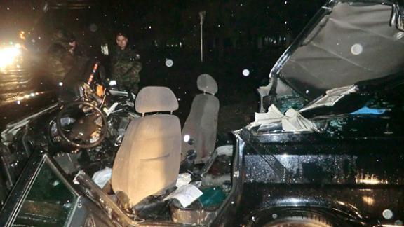 В Невинномысске в ДТП погиб водитель врезавшейся в столб «Волги», двое пассажиров ранены