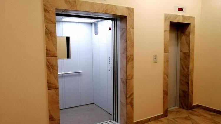 В ставропольских многоэтажках в 2022 году заменят 56 лифтов