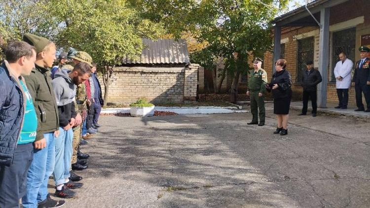 Группу мобилизованных бойцов проводили в Андроповском округе Ставрополья