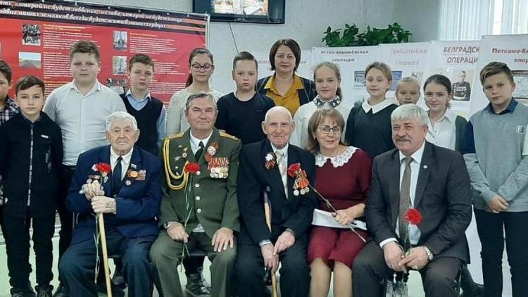 В Новоалександровском округе открылась экспозиция к 75-летию Великой Победы