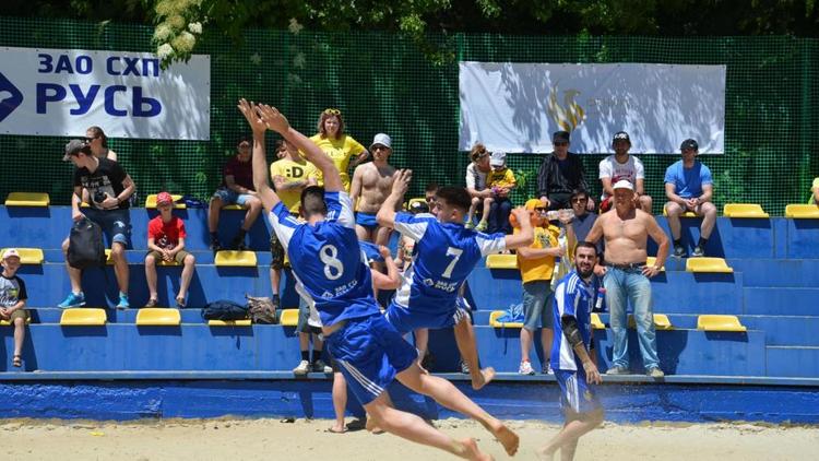Ставропольские гандболисты готовятся к решающим играм в «пляжке»