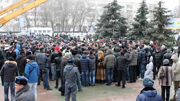 На несанкционированном митинге в Невинномысске задержаны 37 человек в масках