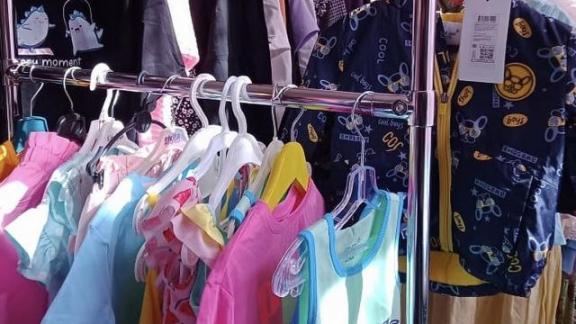 На Ставрополье сеть магазинов одежды помогает подопечным кризисного центра «Дом для мамы»